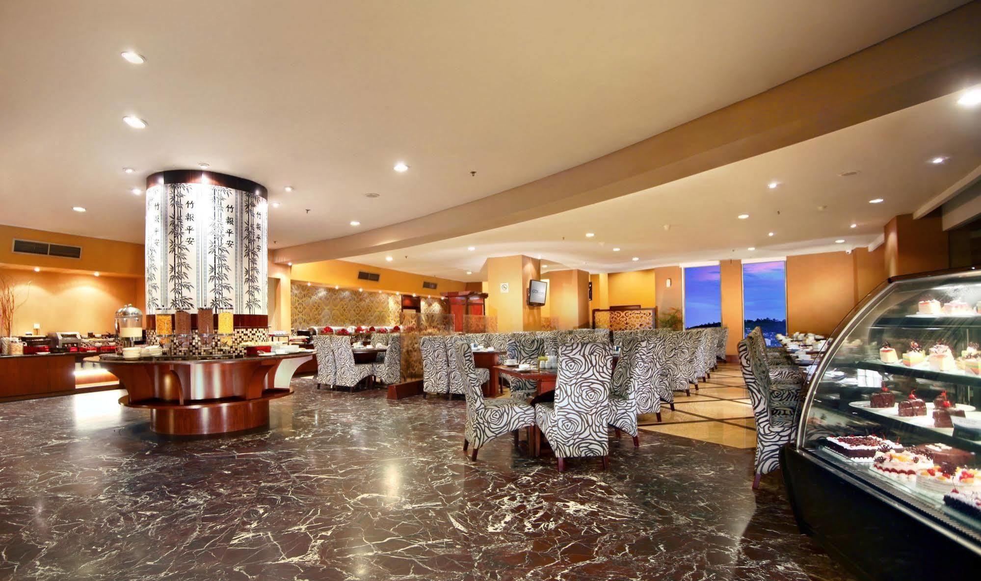 Aston Samarinda Hotel And Convention Center Kültér fotó